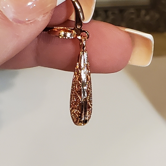 NWT True Vintage rose gold filagree earrings 3D - Picture 7 of 7